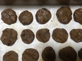 12、百变水果#巧克力橙味饼干#,预热烤箱