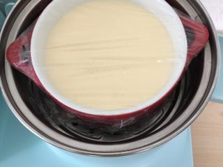 13、蒸蛋糕,大火烧开转中大火。