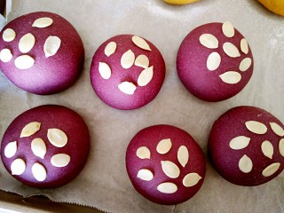 15、最爱面包+紫薯小面包,出炉的面包漂亮又萱软