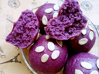 16、最爱面包+紫薯小面包,忍不住还没放凉就掰开先吃一个