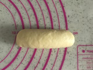 8、元气早餐之热狗餐包,稍稍整形。