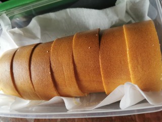 16、柠檬低糖蛋糕卷????,放冰箱里保存，冷了更美味！