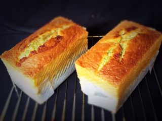 26、蛋糕夹心面包*抹茶味,这是脱模后的状态。