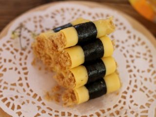 17、紫菜肉松鸡蛋卷,超级好吃，一起试试吧