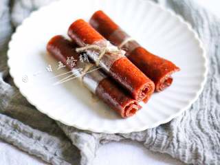 13、山楂酱&山楂糕&果丹皮 宝宝辅食，健胃消食,酸酸甜甜，好喜欢~ 小柚子第一次吃果丹皮，好激动的赶脚。