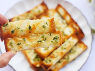 13、蒜香烤吐司,瞬间光盘。