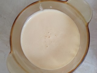 11、电饭煲蛋糕,拌好了