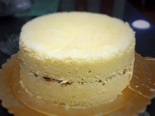 15、肉松蒸蛋糕,脱模后的蛋糕。