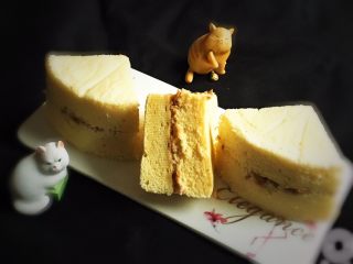 17、肉松蒸蛋糕,松松软软的蒸蛋糕真好，早餐换一种口味也不错。