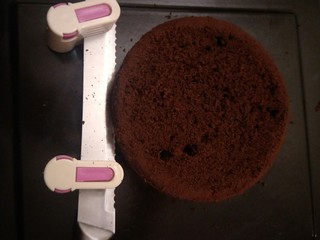 31、最经典浓郁巧克力奶酪蛋糕,这里蛋糕只要用上两片三片会太厚。