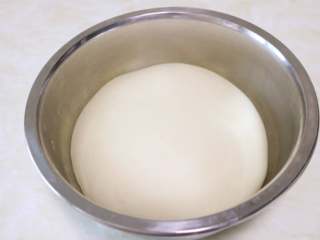 5、轻松熊小面包,发酵至原来的2-2.5倍大即可