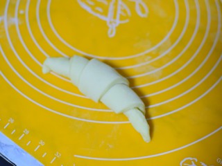 10、可颂牛角包,卷起来