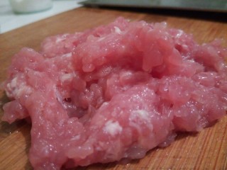 2、圆土豆+可乐饼,瘦肉剁细一点