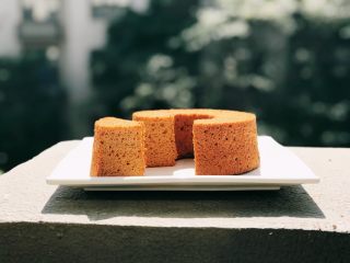 13、焦糖海盐戚风蛋糕,内里湿润,口感极佳