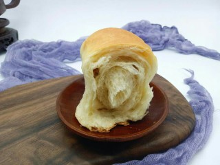 19、最爱面包＋葡萄干小面包,内组织很好，极其松软。