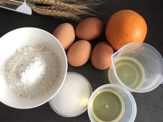 1、橙子蛋糕卷,准备好食材