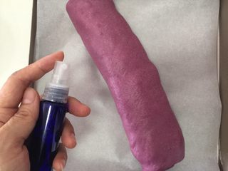 9、紫薯大列巴,喷些水上去保湿