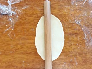 20、早餐+奶油面包,然后再左右擀，