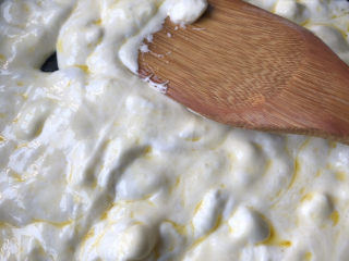 14、可可雪花酥,炒至棉花糖融化。