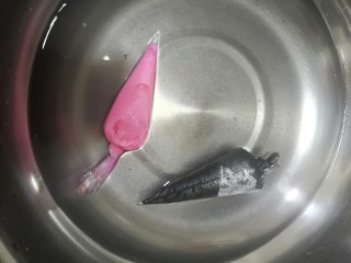 8、加油鸭*卡通棉花糖,如有粘稠，可以放在热水里调整状态