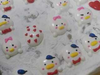 12、加油鸭*卡通棉花糖,放在冰箱里冷藏1个小时左右