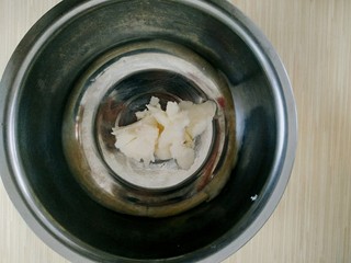 2、美味核桃酥,2.猪油室温凝固就好