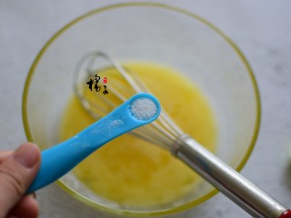 3、红丝绒玛德琳蛋糕,加盐