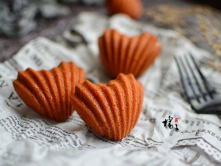 11、红丝绒玛德琳蛋糕,成品图1