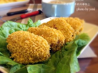 11、无油版黄金烤翅,烤好,取出就可以了;外面酥脆,里面香嫩的鸡翅,就可以吃了;