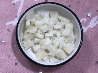 3、“彩虹”????饼,3.熟山药切碎