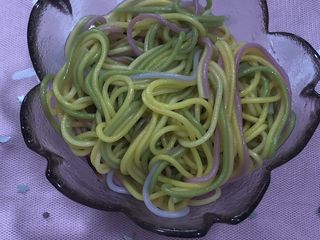 4、“彩虹”????饼,4.面条煮熟捞出