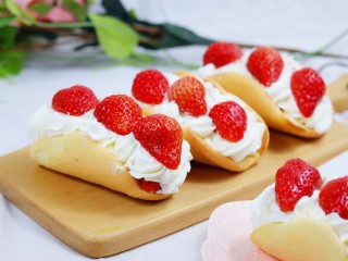 18、火爆Ins的StrawberryOmelet草莓抱抱卷,成品3