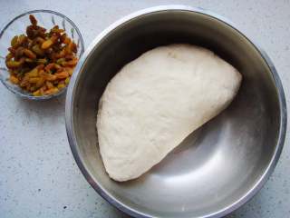 10、葡萄干司康,另一半对折过来。