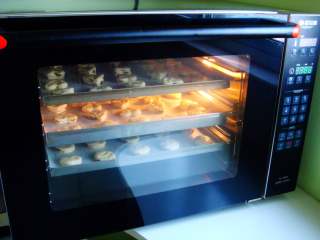 19、葡萄干司康,热风炉提前预热：170度，烤20分钟。