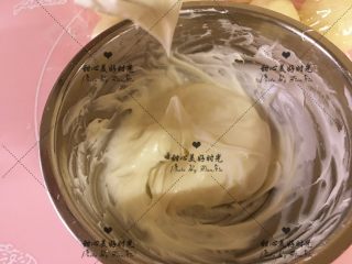 5、爆浆乳酪面包（平底锅版）, 用手动打蛋器打至顺滑后放入冰箱冷藏备用