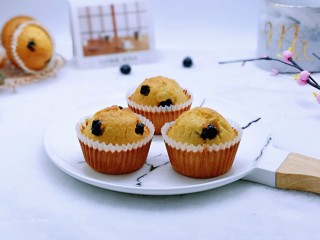 12、新手入门级～蓝莓椰蓉马芬蛋糕,香喷喷的马芬蛋糕出炉，下午茶必备。