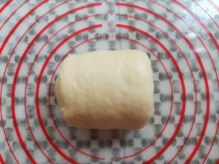 10、经典白吐司,面团从下往上再次卷起来