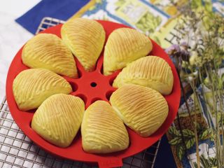 17、红薯酥皮小面包,成品。