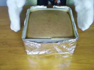 17、抹茶蜂蜜蛋糕,出炉后震出热气