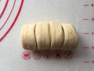 13、酥面包,卷起来如图