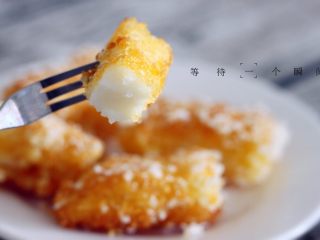 13、脆皮炸鲜奶~超好吃,来一块~