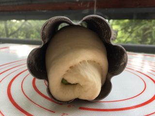 18、抹茶双色梅花吐司（波兰种）,发至8分发即可，我这个差不多9分，有一点点过