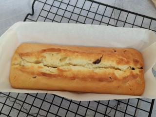 7、蔓越莓磅蛋糕,出炉晾凉
