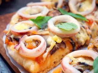 34、海陆双拼披萨,近看