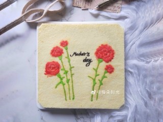 25、母亲节—康乃馨彩绘蛋糕,成品图。送给妈妈的礼物。