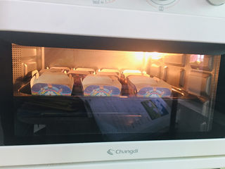 15、香蕉杯子蛋糕,160度35分钟左右。