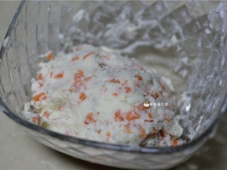 7、土豆饼,搅拌均匀