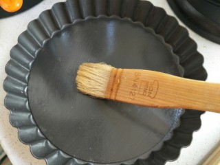 10、金钱小面包,模具刷油（派的模具）