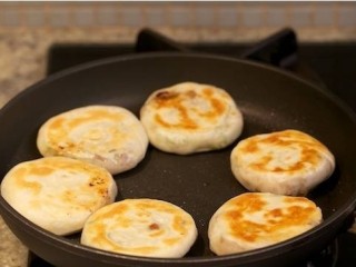 22、香酥牛肉饼,煎好的香酥牛肉饼一定要尽快享用