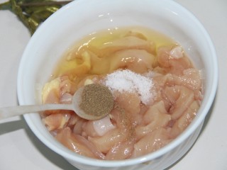 8、美味炸鸡柳,加一勺胡椒粉